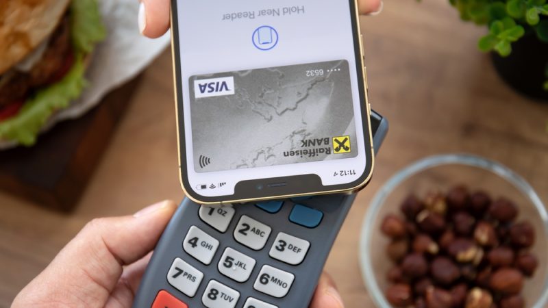 A Apple abre acesso à tecnologia NFC, evitando o escrutínio antitruste da UE – Euractiv