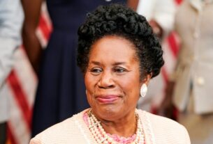 A deputada Sheila Jackson Lee morre após batalha contra o câncer