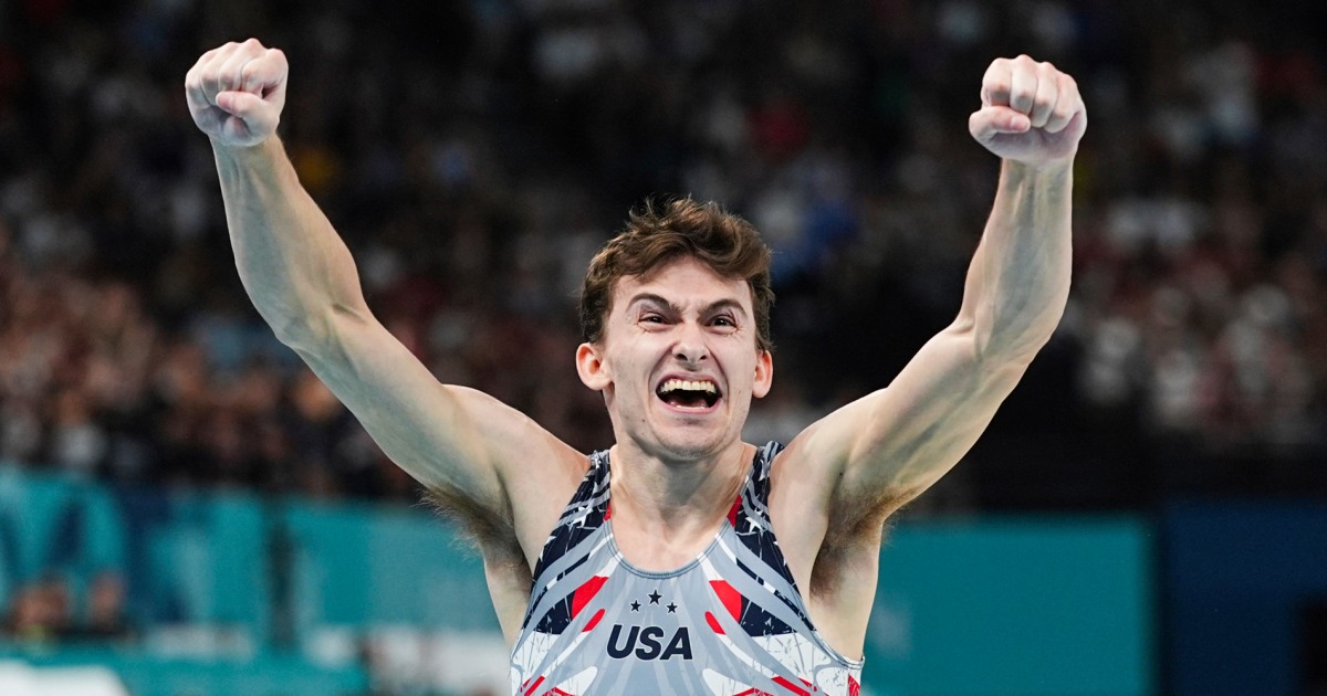 A estrela do cavalo com alças Stephen Nedoroscik se torna viral após a equipe dos EUA ganhar a medalha de bronze