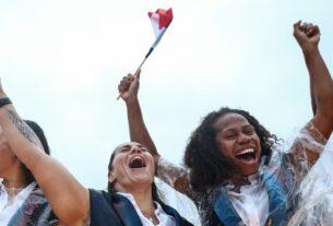 As Olimpíadas de Paris abrem com um desfile flutuante