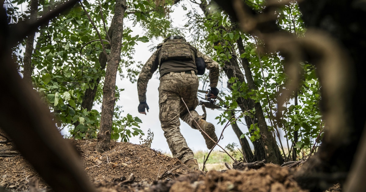 As forças russas avançam para a cidade estratégica ucraniana que serve como importante rota de abastecimento