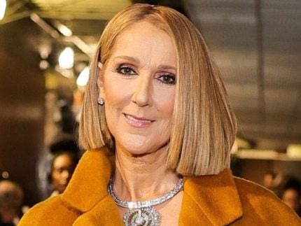 Atração da abertura dos jogos, Céline Dion mobiliza multidão em Paris. Veja!