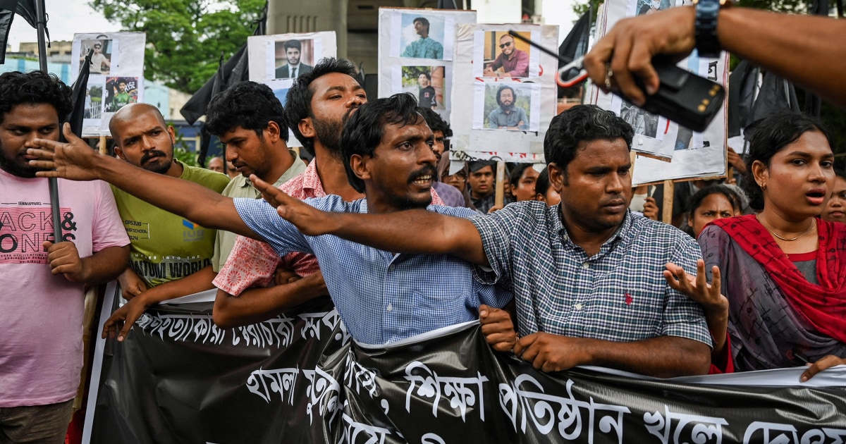 Bangladesh restaura internet enquanto estudantes cancelam protestos por cotas de emprego