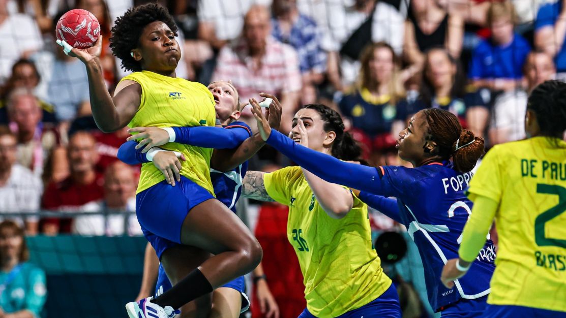 Brasil perde para atuais campeãs olímpicas no handebol feminino