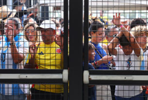 Caos nos portões da Copa América em Miami impediu que torcedores com ingresso entrassem no jogo