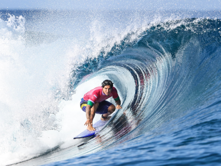 Gabriel Medina se aproximou da perfeição e se classificou para enfrentar João Chiance (William Lucas/COB)