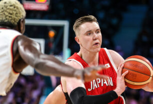 Como Josh Hawkinson, o único cara branco na equipe olímpica de basquete do Japão, conseguiu a vaga