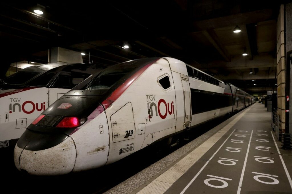 Como são os trens de alta velocidade que operam na França conectando com o restante da Europa