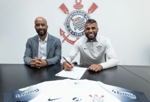 Corinthians anuncia ex-Athletico como novo reforço