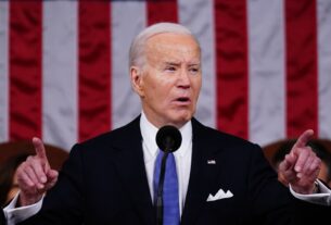 Democratas elogiam Biden e começam a apoiar Harris como sua sucessora na corrida presidencial de 2024