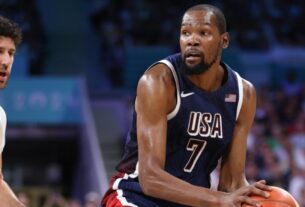 Durant continua com arremessos impecáveis ​​na estreia do basquete masculino dos EUA contra a Sérvia