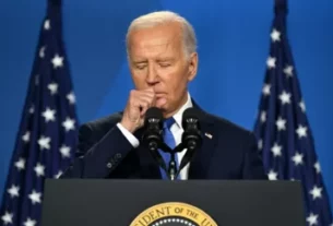 5b43c7e3 presidente joe biden tosse enquanto faz a 1 coletiva apos o debate fracassado contra trump 1720742759512 v2 900x506.jpg