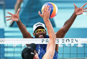 Evandro/Arthur x Schachter/Dearing: horário e onde assistir ao vôlei de praia em Paris 2024