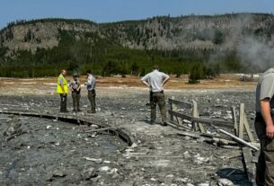 Explosão hidrotermal em Yellowstone produz gêiser de rocha e vapor