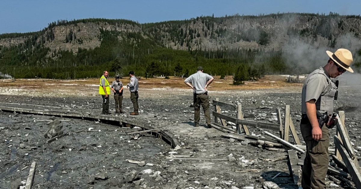 Explosão hidrotermal em Yellowstone produz gêiser de rocha e vapor