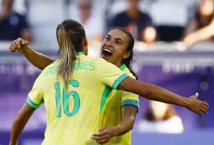 Futebol feminino: Brasil supera Nigéria com boa atuação de Marta em estreia