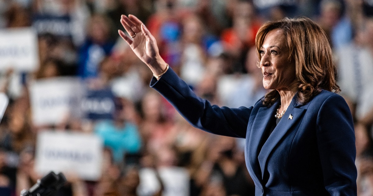 Harris tem que reconquistar os jovens eleitores latinos que Biden estava perdendo