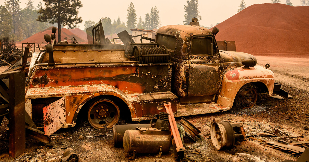 Incêndio em parque na Califórnia atinge 350.000 acres e destrói 134 estruturas