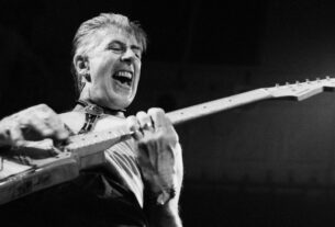 John Mayall, influente pioneiro do blues britânico que inspirou Fleetwood Mac e Eric Clapton, morre aos 90 anos