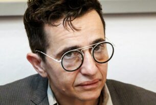 Jornalista norte-americana Masha Gessen é condenada à revelia na Rússia por criticar os militares