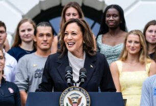 Kamala Harris elogia Biden no primeiro evento público desde que ele a apoiou para presidente