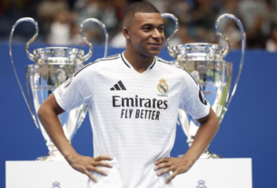 Mbappé é oficialmente apresentado no Real Madrid com festa para 80 mil torcedores