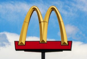 McDonald's estenderá refeição com valor de US$ 5 na maioria dos mercados dos EUA, à medida que os clientes retornam à rede