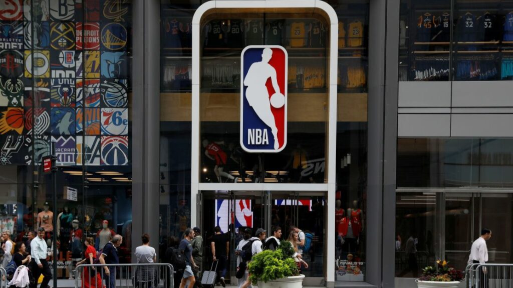 NBA assina acordo de transmissão de R$ 435 bilhões com três empresas