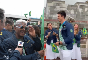 Na abertura, Time Brasil atravessa o rio Sena com direito a festa de aniversário. Veja!