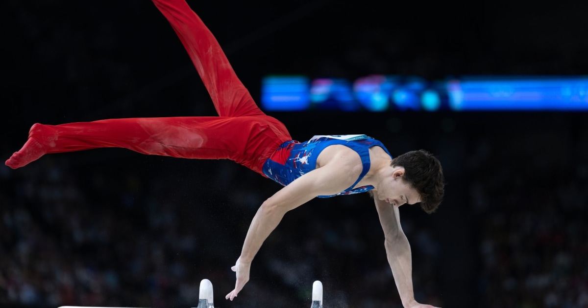 Nedoroscik heroico no cavalo com alças para conquistar o bronze olímpico