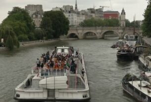 O Rio Sena desempenha um papel vital na vida de Paris