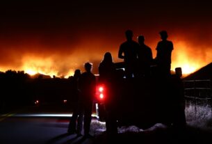 O calor da Califórnia secou a grama alta, tornando a perspectiva de incêndio preocupante