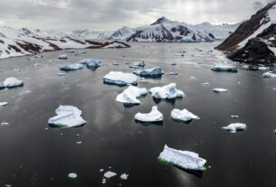 O derretimento do gelo está desacelerando a rotação da Terra e mudando seu eixo, mostra pesquisa