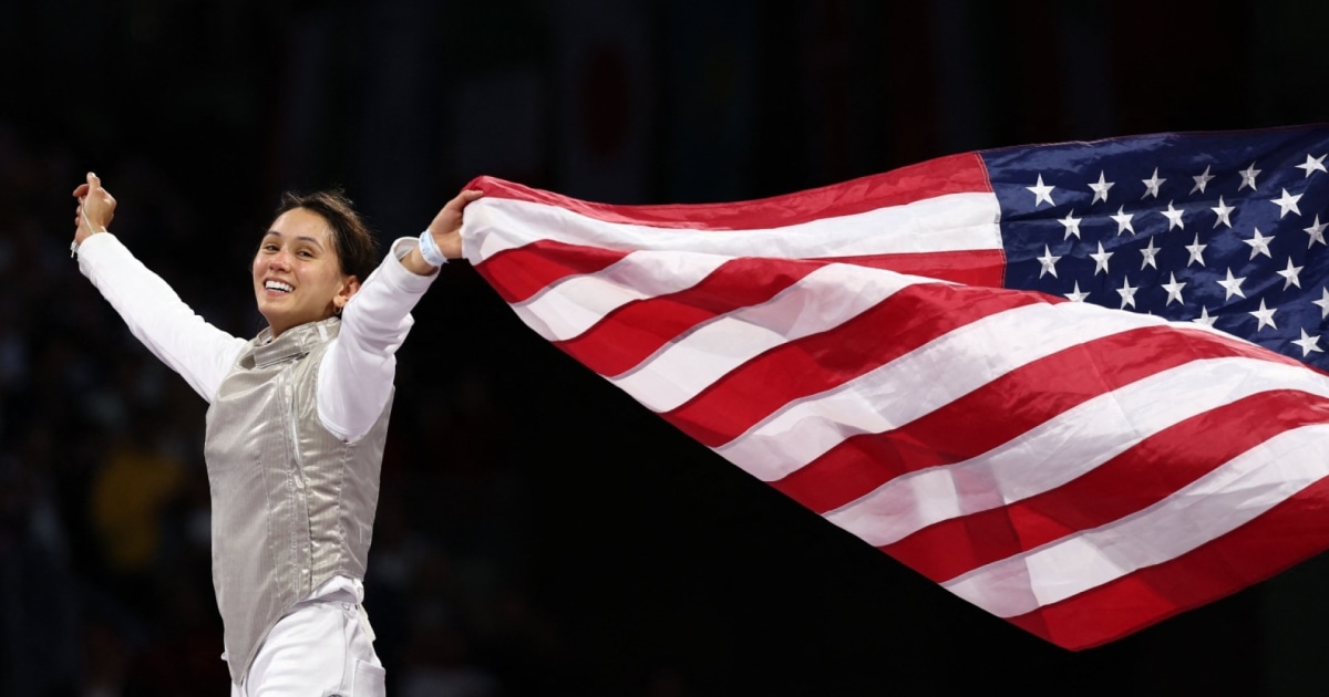 O esgrimista olímpico Lee Kiefer fala sobre ganhar a segunda medalha de ouro