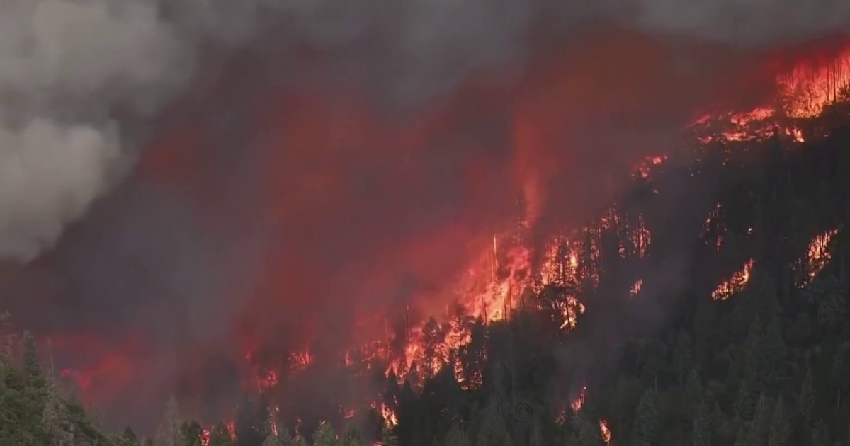 O maior incêndio florestal ativo do país devasta a Califórnia