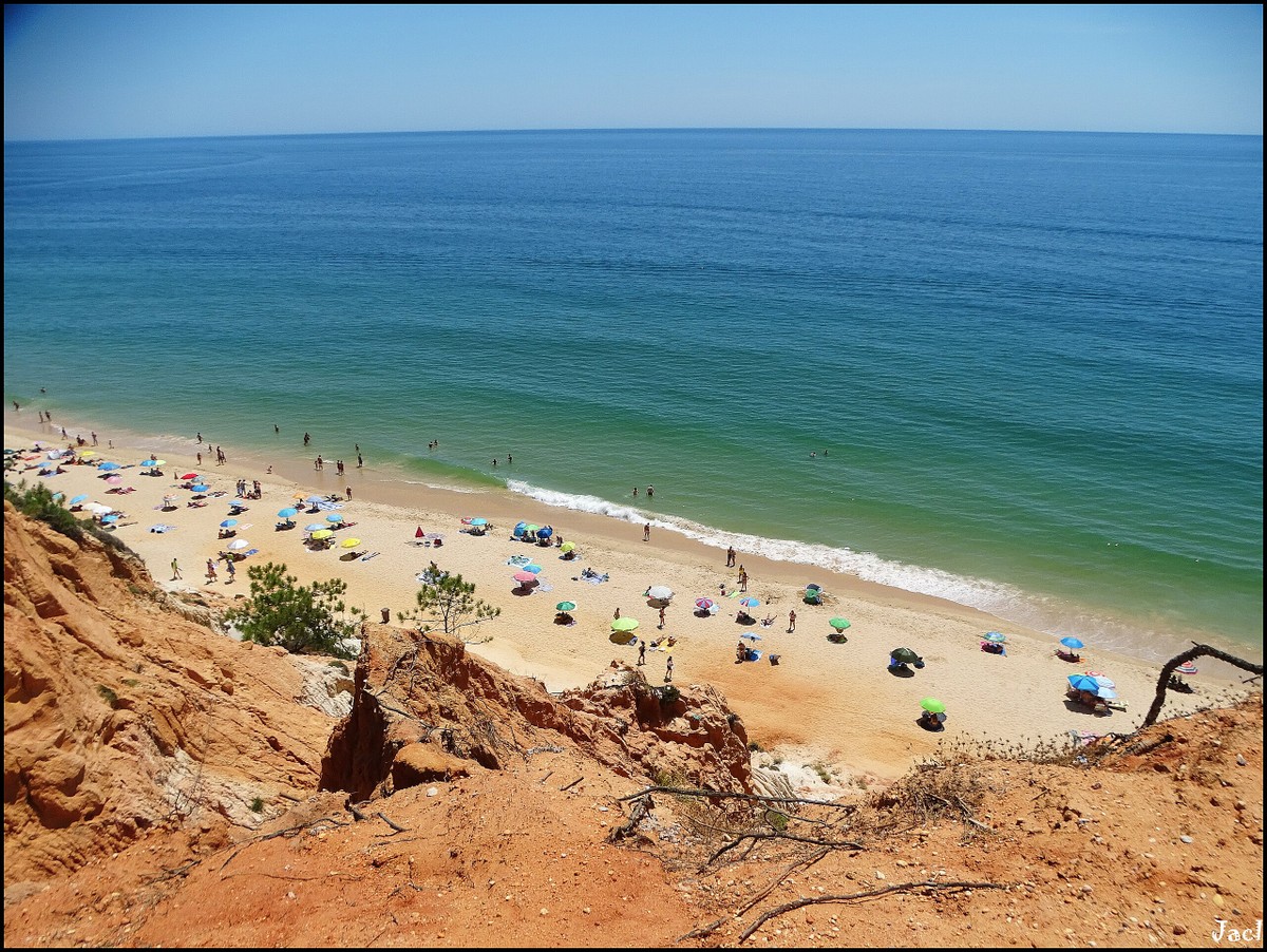 O que tem a Praia da Falésia para ser a melhor do mundo em 2024? | Turismo e Viagem