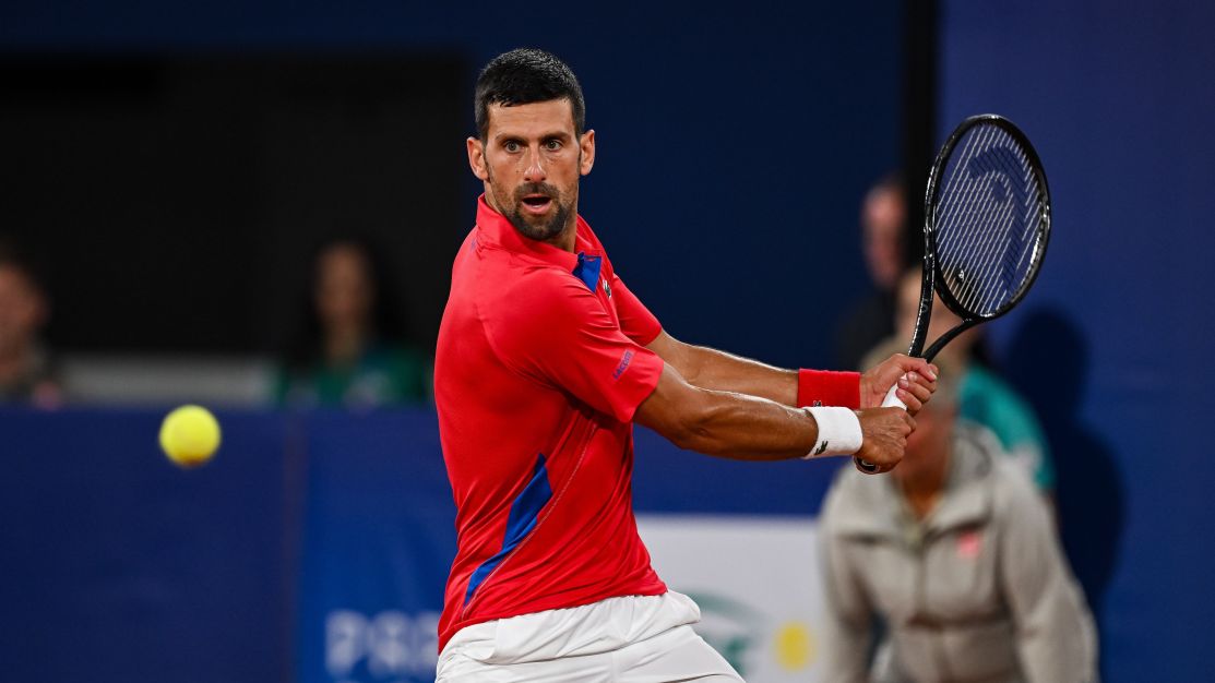 Paris 2024: Djokovic arrasa australiano e aguarda Nadal; Alcaraz vence libanês