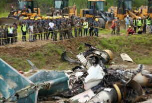 Queda de avião no aeroporto de Kathmandu, no Nepal, mata 18