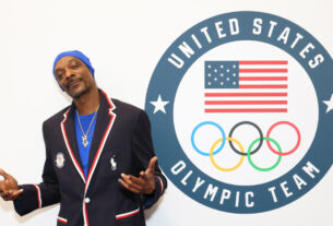 Snoop Dogg carregará a tocha olímpica em sua última etapa até Paris