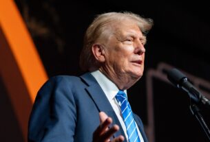 Trump elogia criptomoedas na maior conferência sobre bitcoin