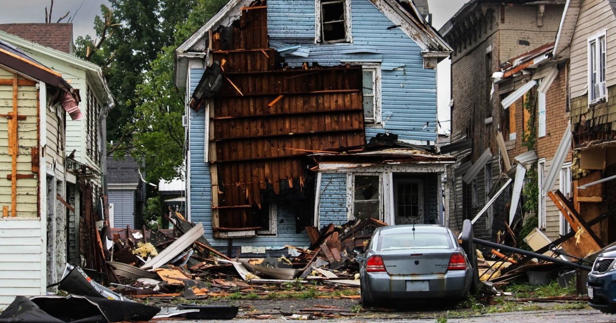 Um morto em tempestades que causam devastação e deixam milhares sem energia no norte do estado de Nova York