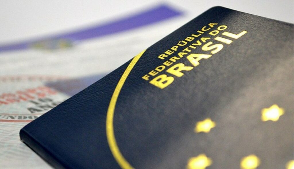 Veja os passaportes mais poderosos do mundo em 2024; Brasil sobe no ranking