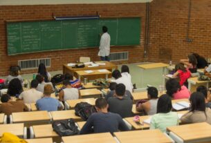 Volta às aulas na UnB: Depois de 67 dias de greve, professores e estudantes retornam nesta quarta (26)