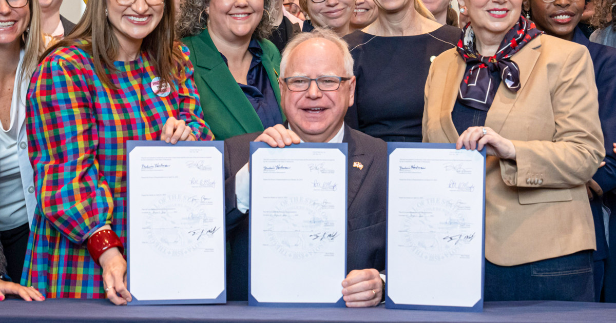 A posição de Tim Walz sobre os direitos ao aborto e à fertilização in vitro: um forte defensor