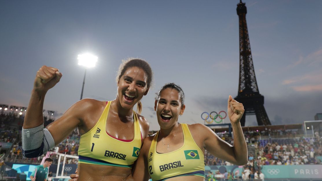 Ana Patrícia/Duda x Mariafe/Clancy: horário e onde assistir à semifinal do vôlei de praia