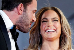 Após passarem verão separados, Jennifer Lopez visita Ben Affleck