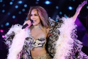 Após suposta separação, Jennifer Lopez visita mansão avaliada em R$ 114 milhões