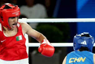 Argelina Imane Khelif ganha medalha de ouro no boxe após seu gênero ter sido questionado injustamente