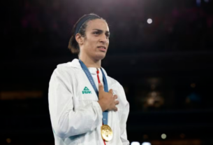 Atleta da Argélia envolvida em polêmica de gênero ganha o ouro no boxe