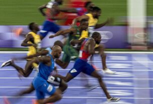 Atletismo: Noah Lyles, do EUA, leva ouro nos 100m por cinco milésimos